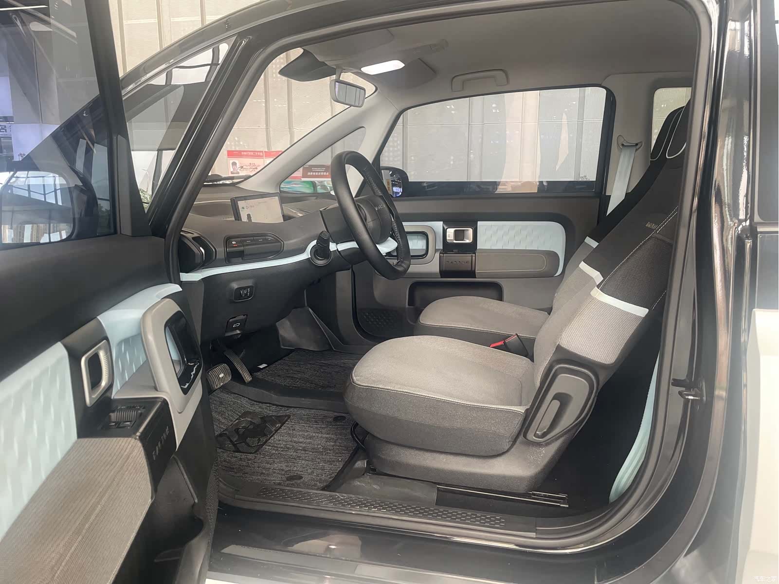 Wuling E300, 2021 8