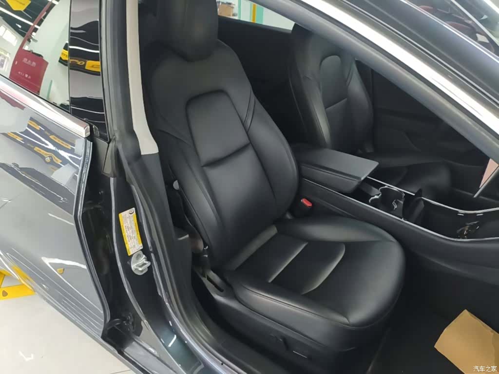 Tesla Model 3, 2019 25