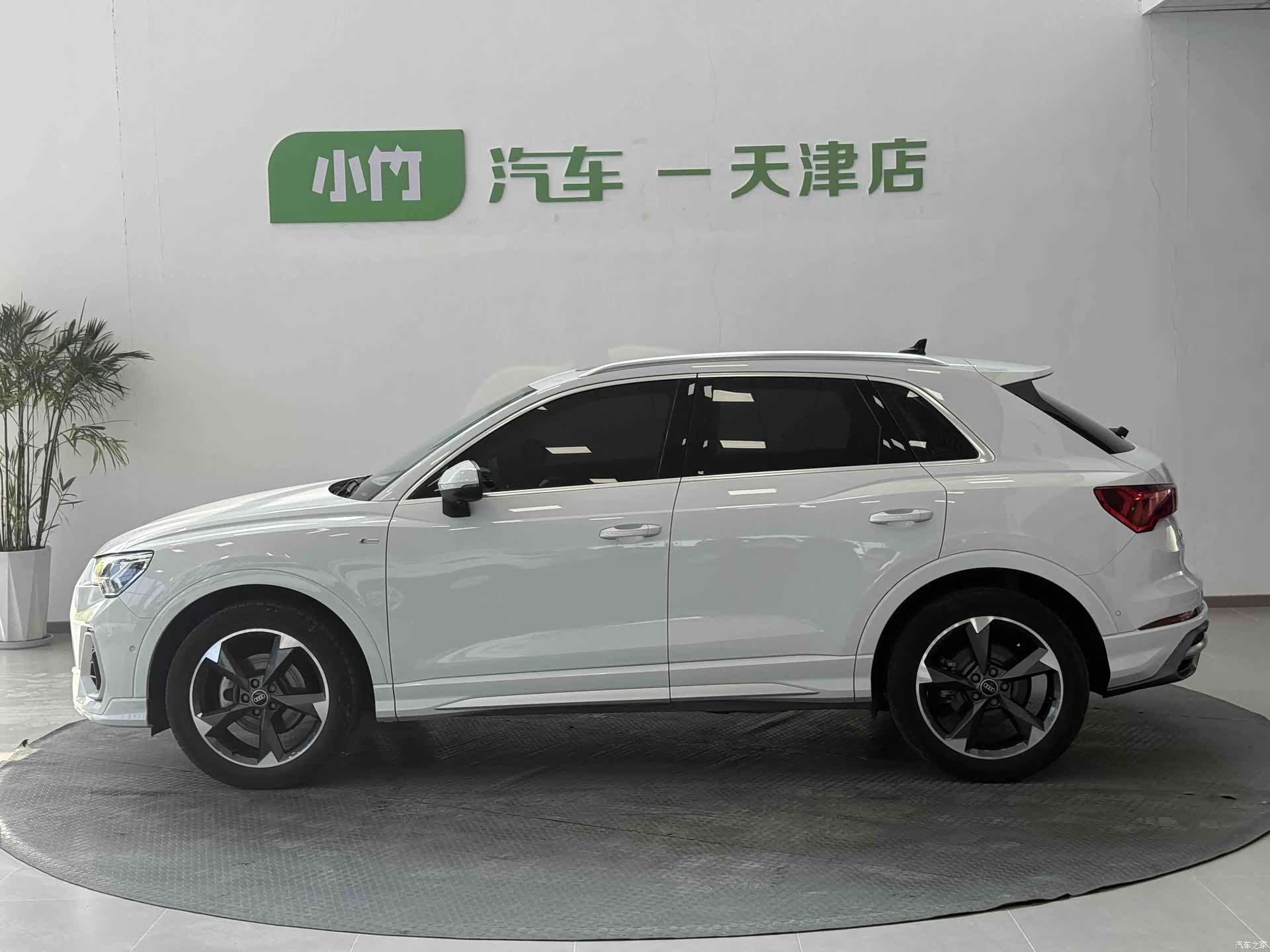 Audi Q3, 2022 2