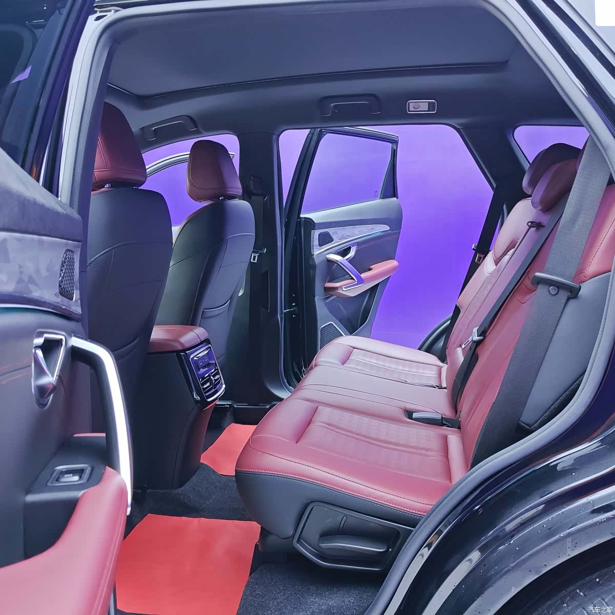 Jetour X70, 2023 10