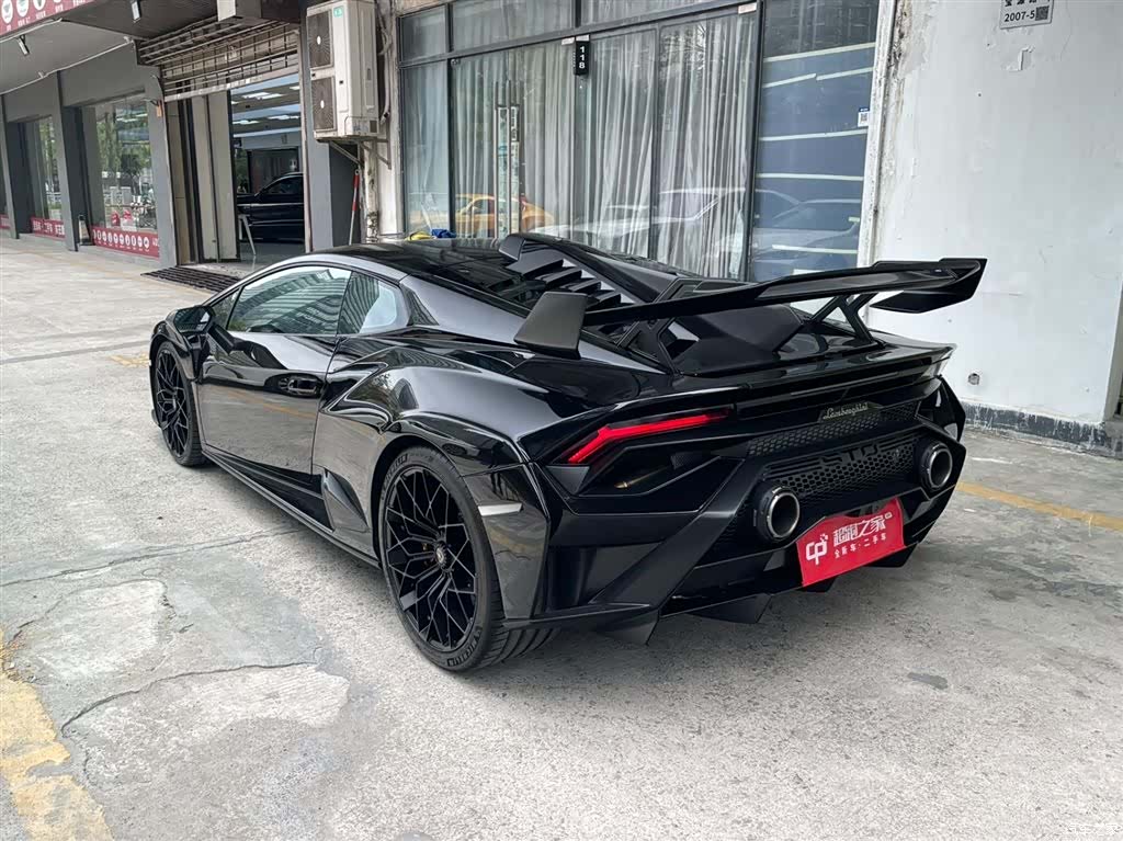 Lamborghini Huracán, 2022 все фото
