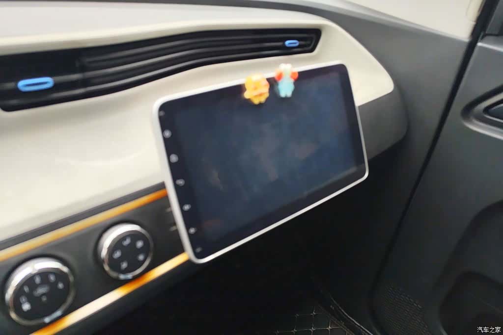 Wuling MINIEV, 2021 13