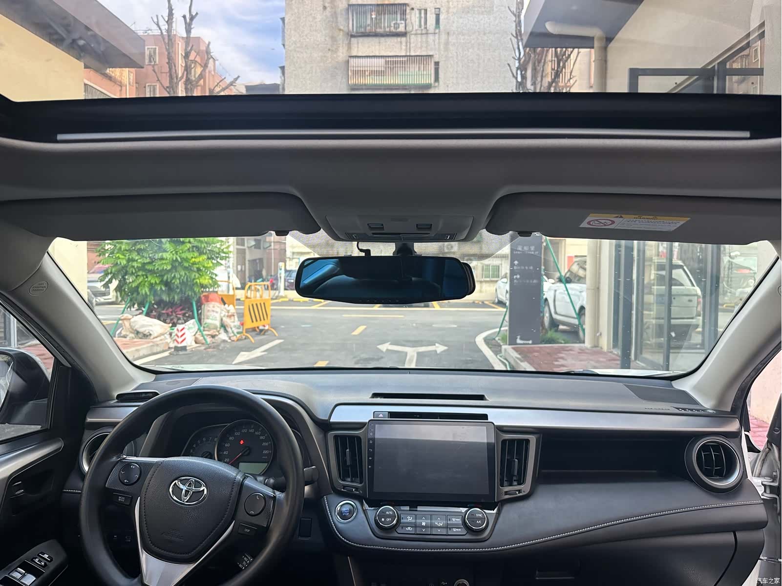 Toyota RAV4, 2017 11