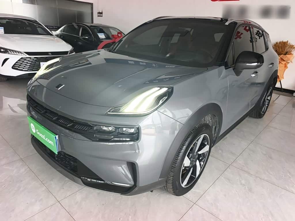 Lynk & Co 06