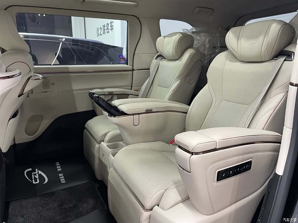 Lexus LM, 2024 9