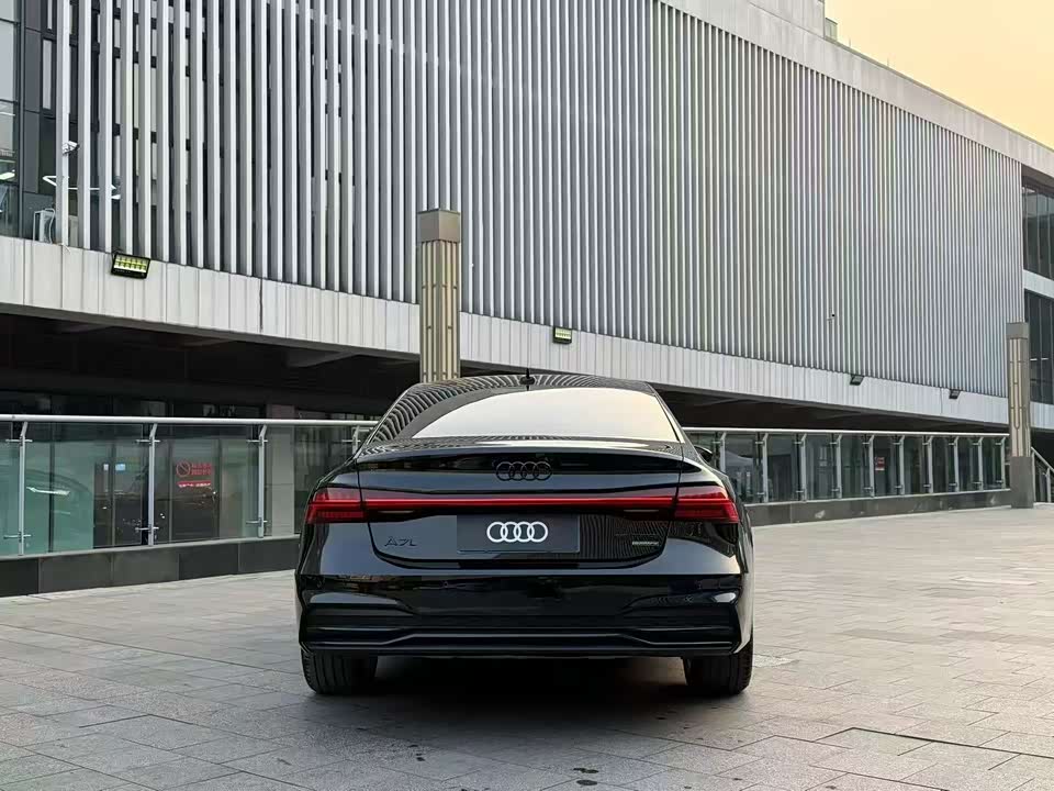 Audi A7L