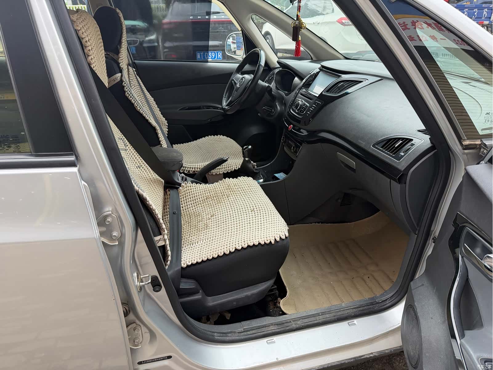 JAC M2, 2015 11