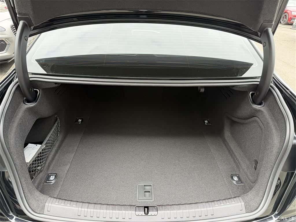 Audi A6L, 2022 9