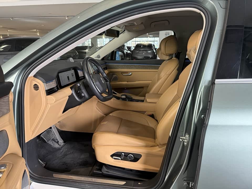 AITO Ask the world M5