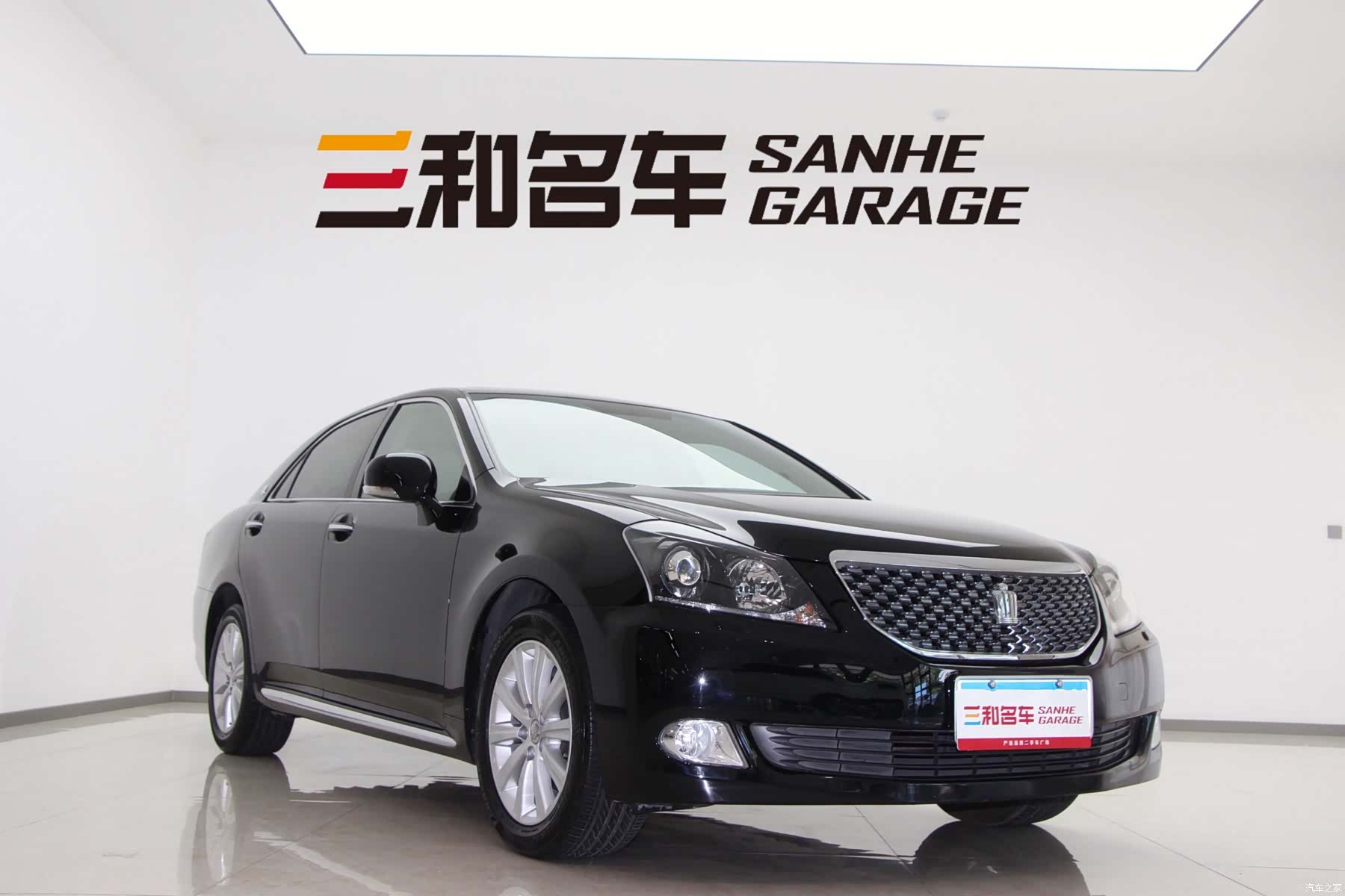 Toyota Crown, 2012 3