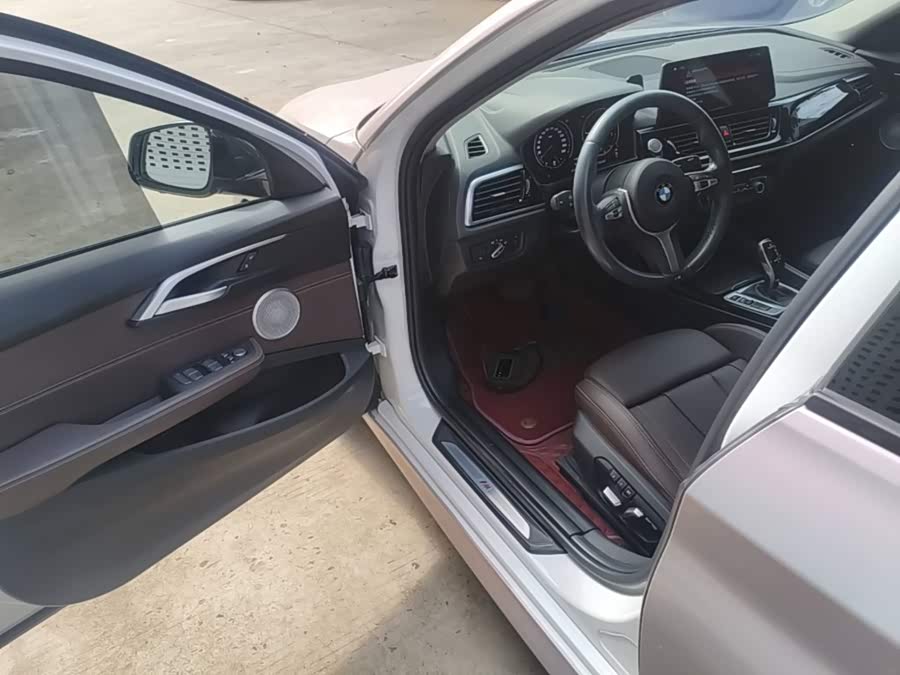 BMW 1 Series 2022, фото 15