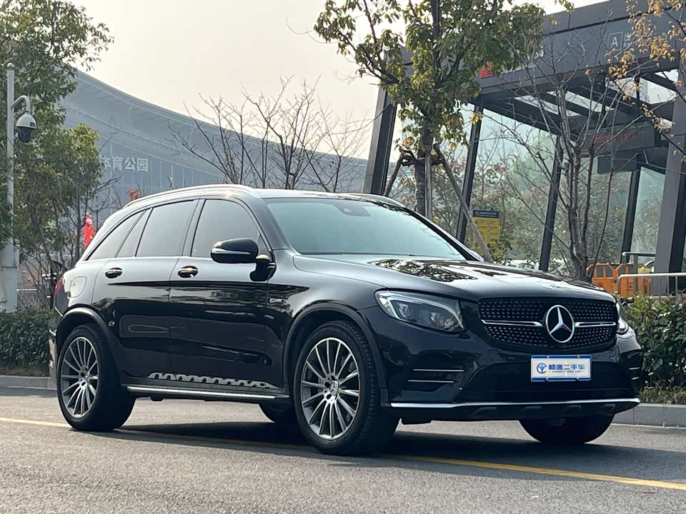 Mercedes-Benz GLC AMG