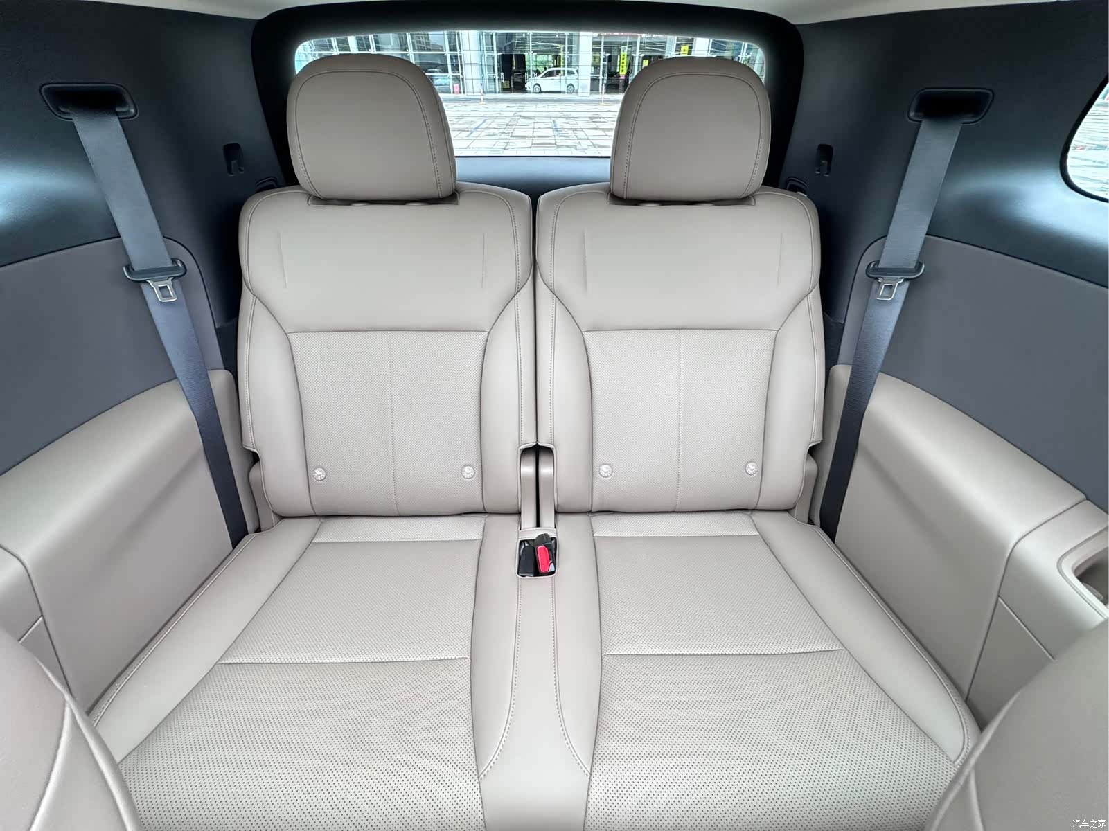 Li Auto i8, 2025 15