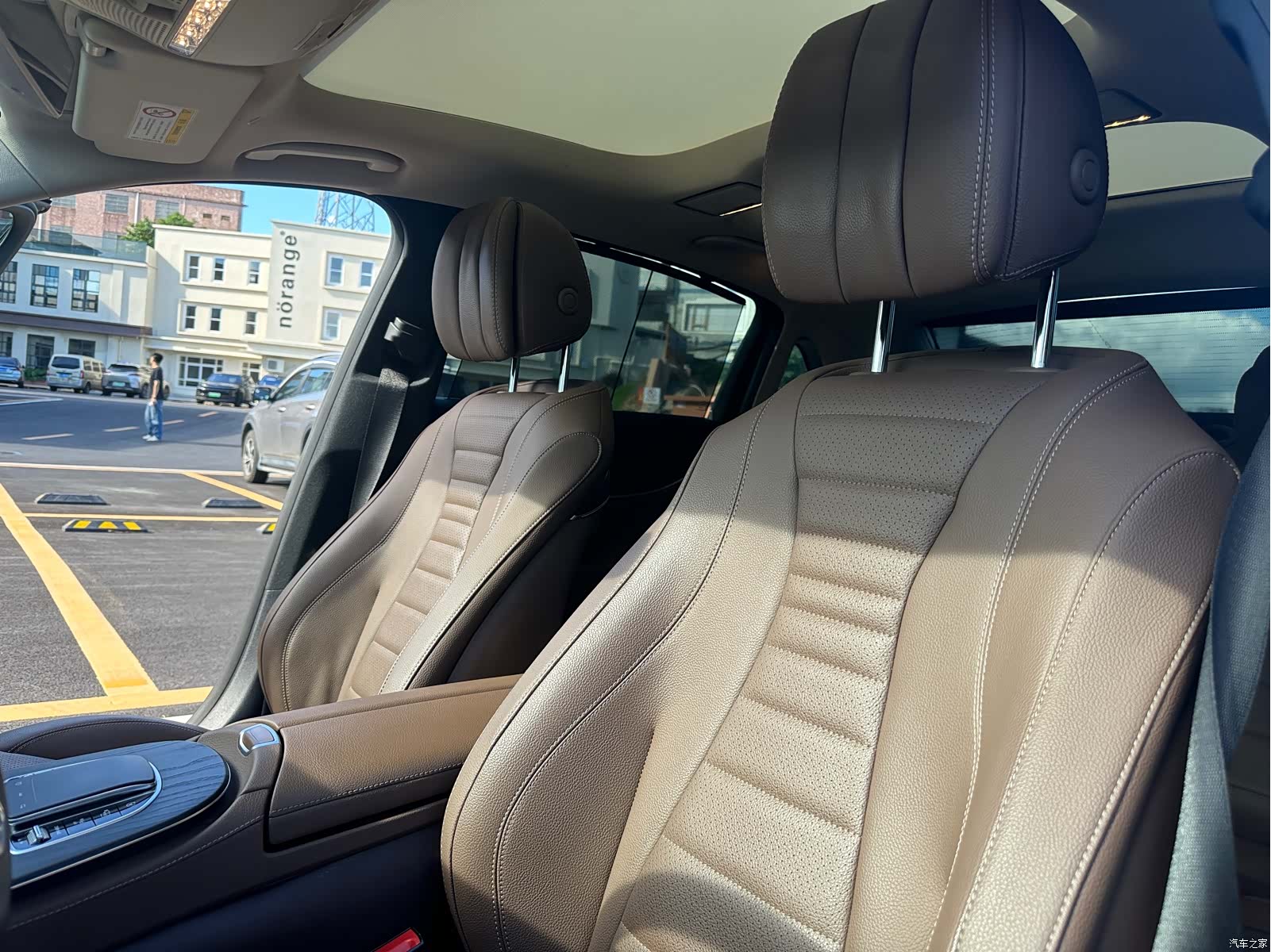 Mercedes-Benz E-Class, 2020 14