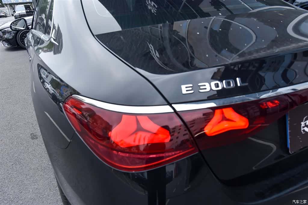 Mercedes-Benz E-Class, 2024 13