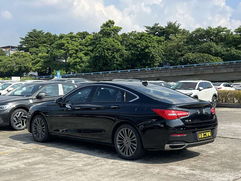 Hongqi H5