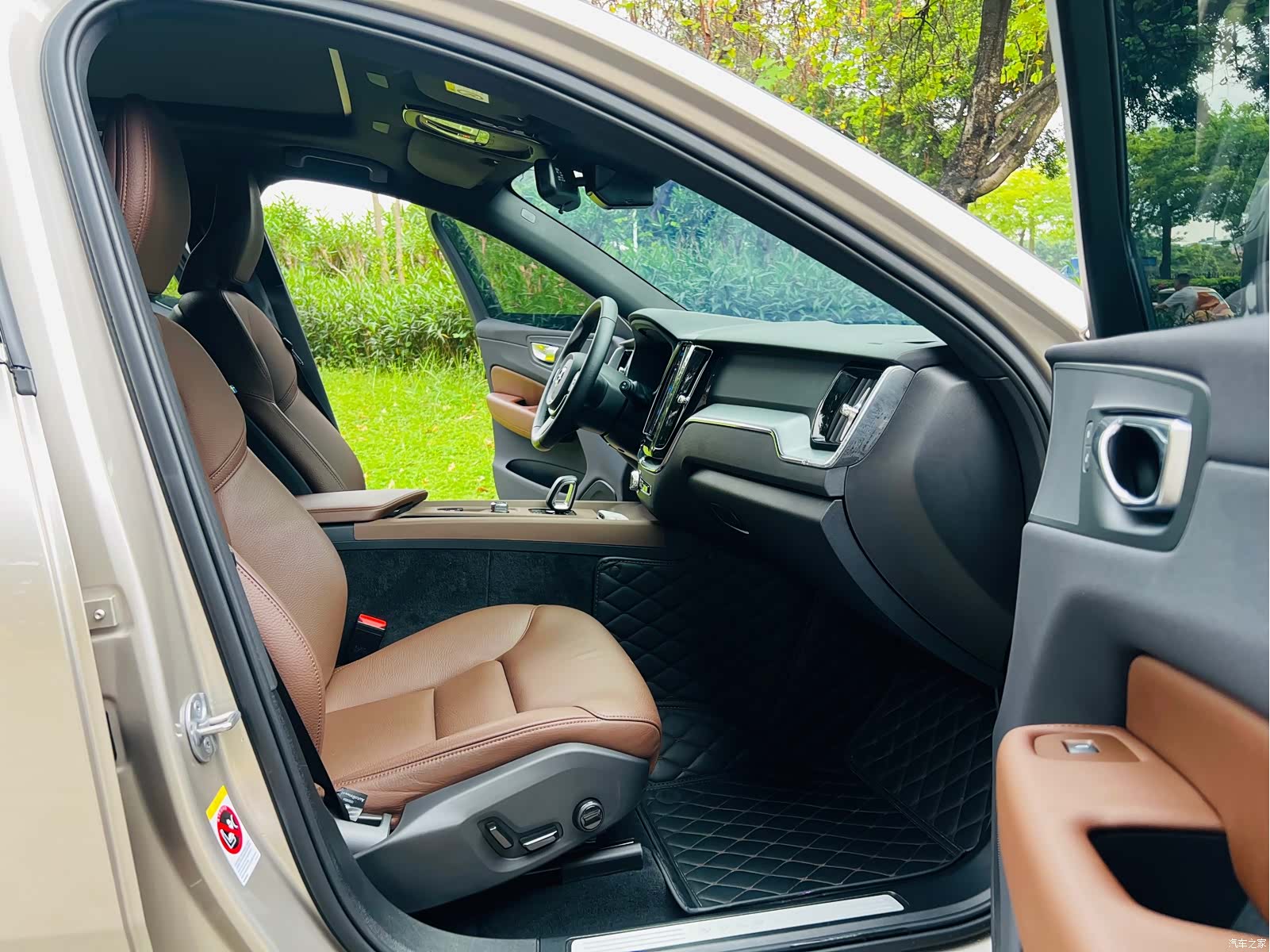 Volvo XC60, 2025 11