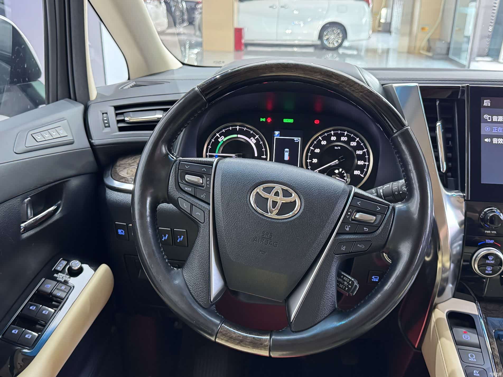 Toyota Alphard, 2020 15
