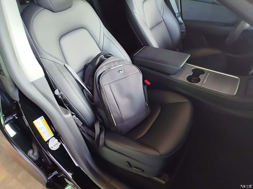 Tesla Model Y, 2021 25