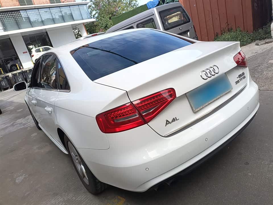 Audi A4L
