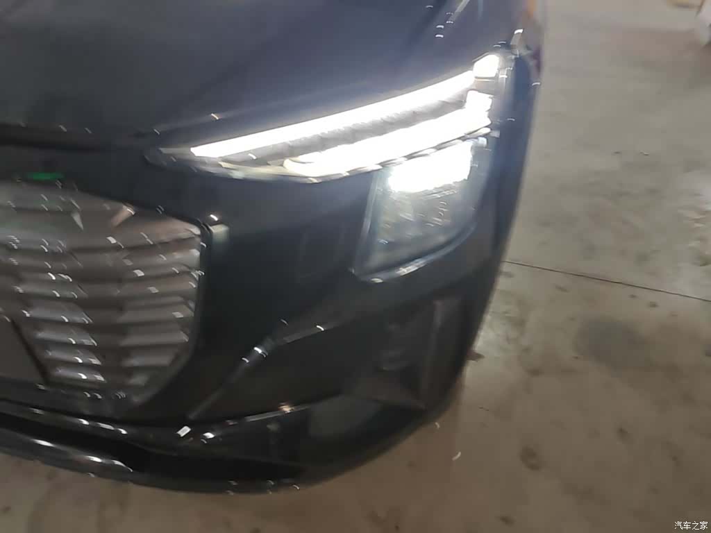 Audi Q5 e-tron, 2023 18