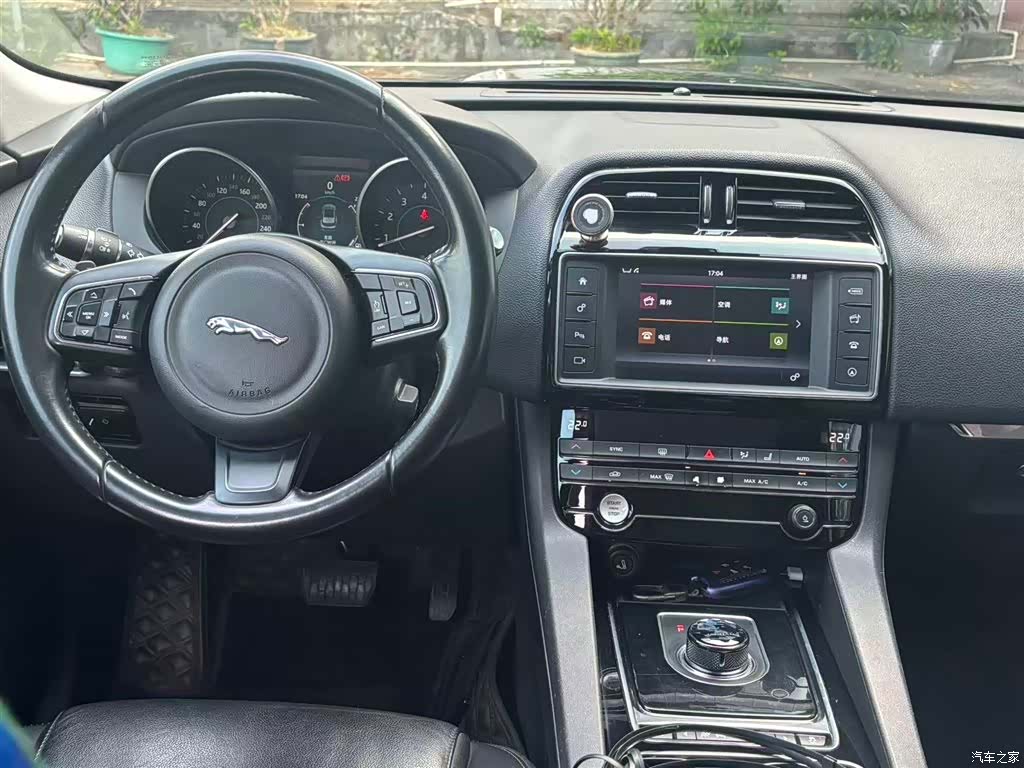 Jaguar F-PACE, 2017 4
