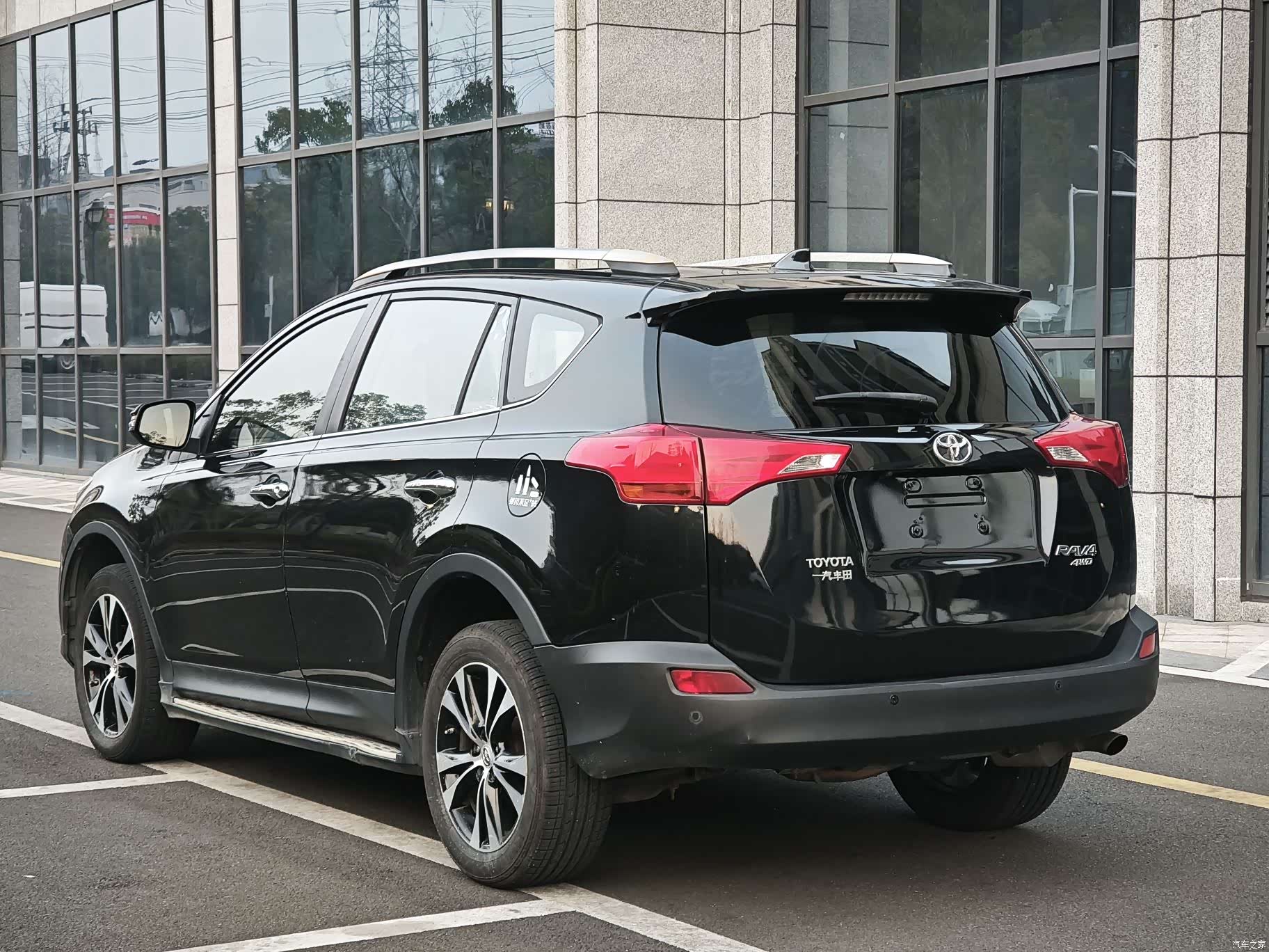 Toyota RAV4, 2015 8