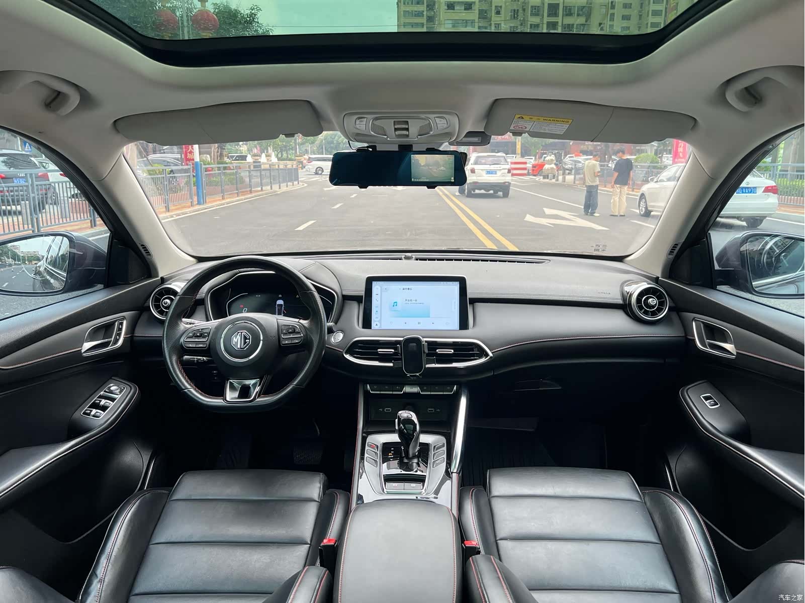 MG 300TGI, 2021 15