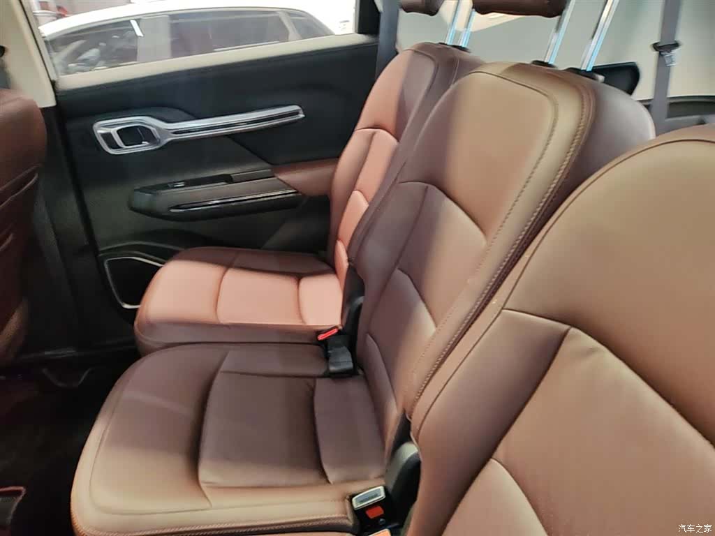 Geely Haoyue, 2023 17