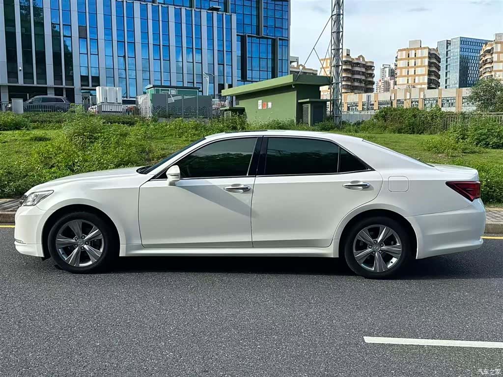 Toyota Crown, 2017 16