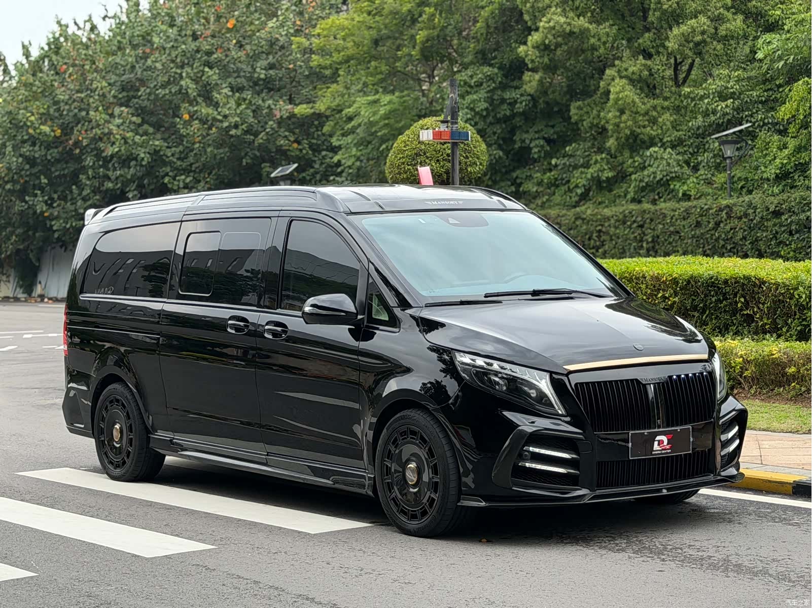 Mercedes-Benz V-Class, 2024 1