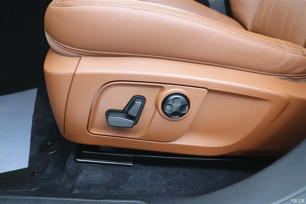 Maserati Levante, 2018 12