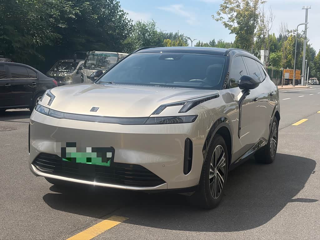 Lynk & Co 08 EM-P 2023 245km Halo