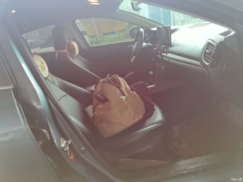 Mazda Mazda3, 2015 25