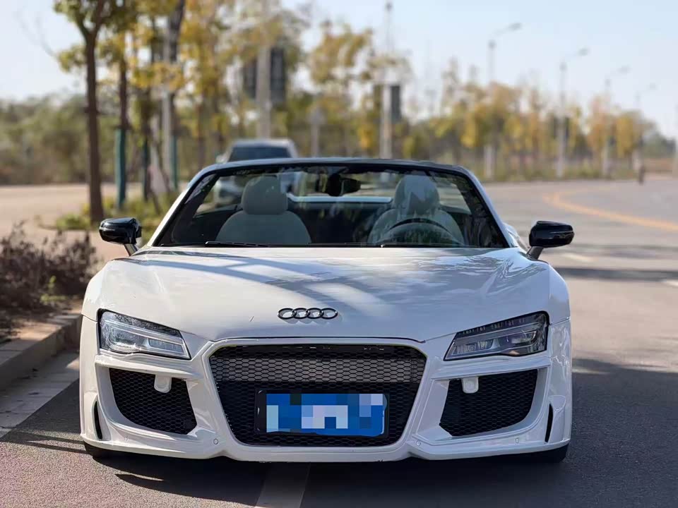 Audi R8