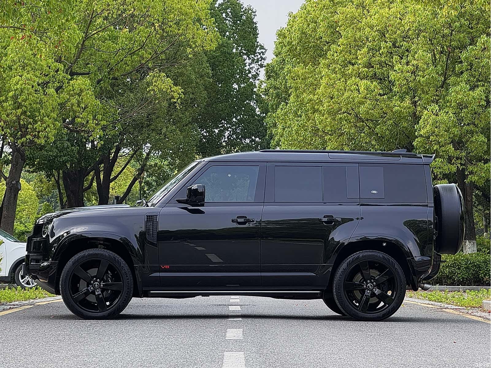 Land Rover Defender, 2024 21