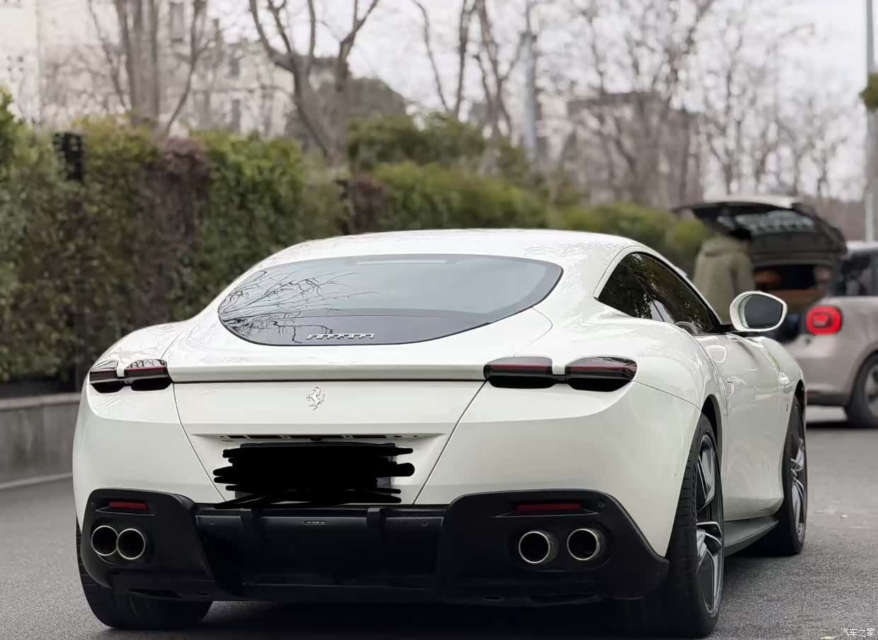 Ferrari Roma, 2023 4