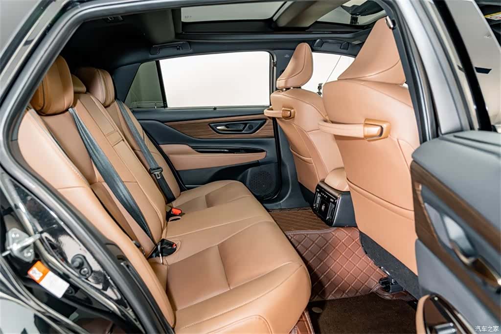 Toyota Crown, 2025 22