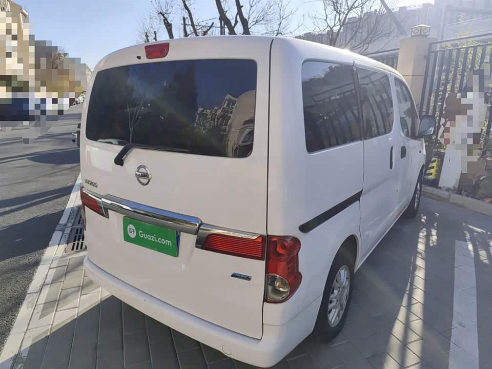 Nissan NV200