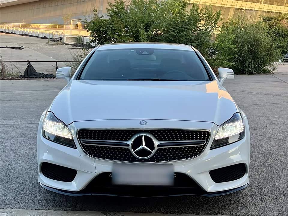 Mercedes-Benz CLS Mercedes-Benz CLS