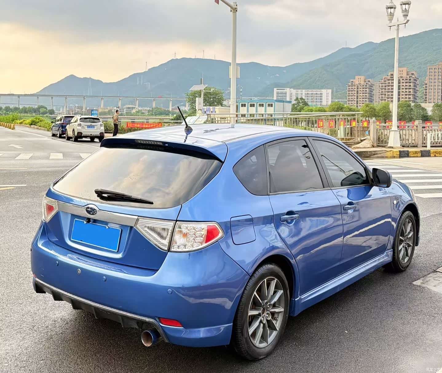 Subaru 2.0R, 2009 4