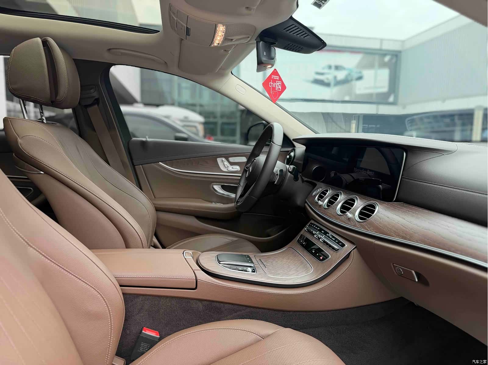 Mercedes-Benz E-Class, 2023 6