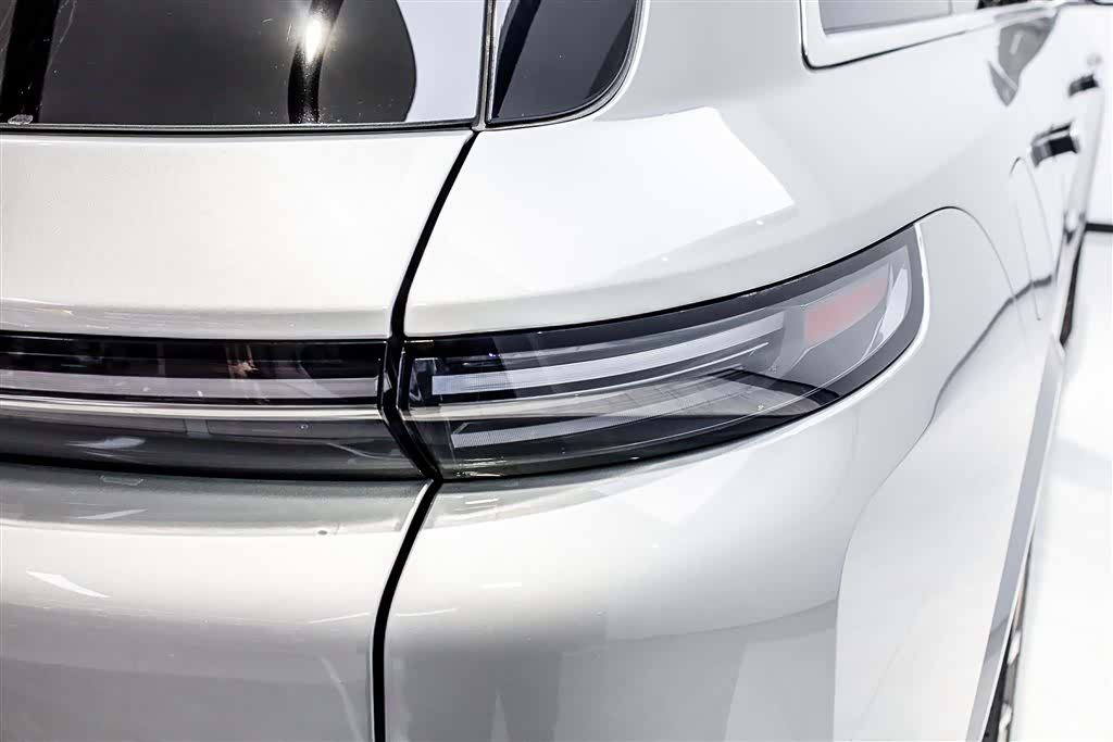 Li Auto L8, 2025 7