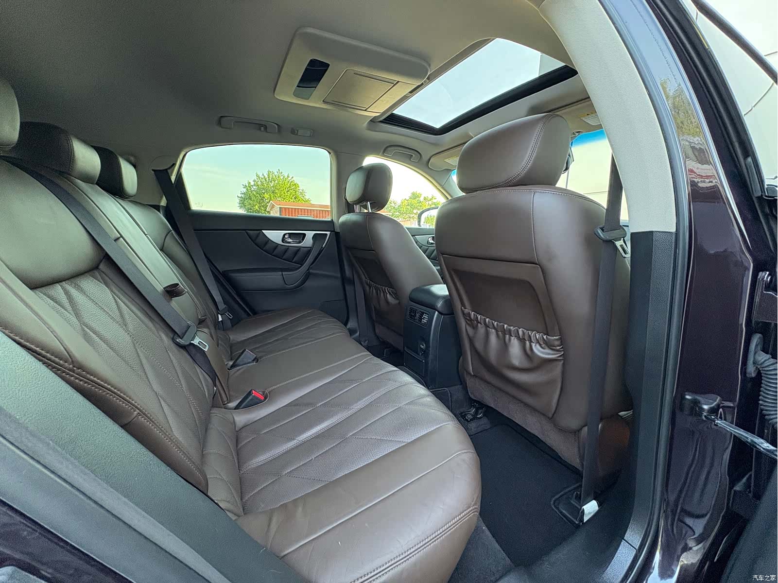 Infiniti QX70, 2015 11