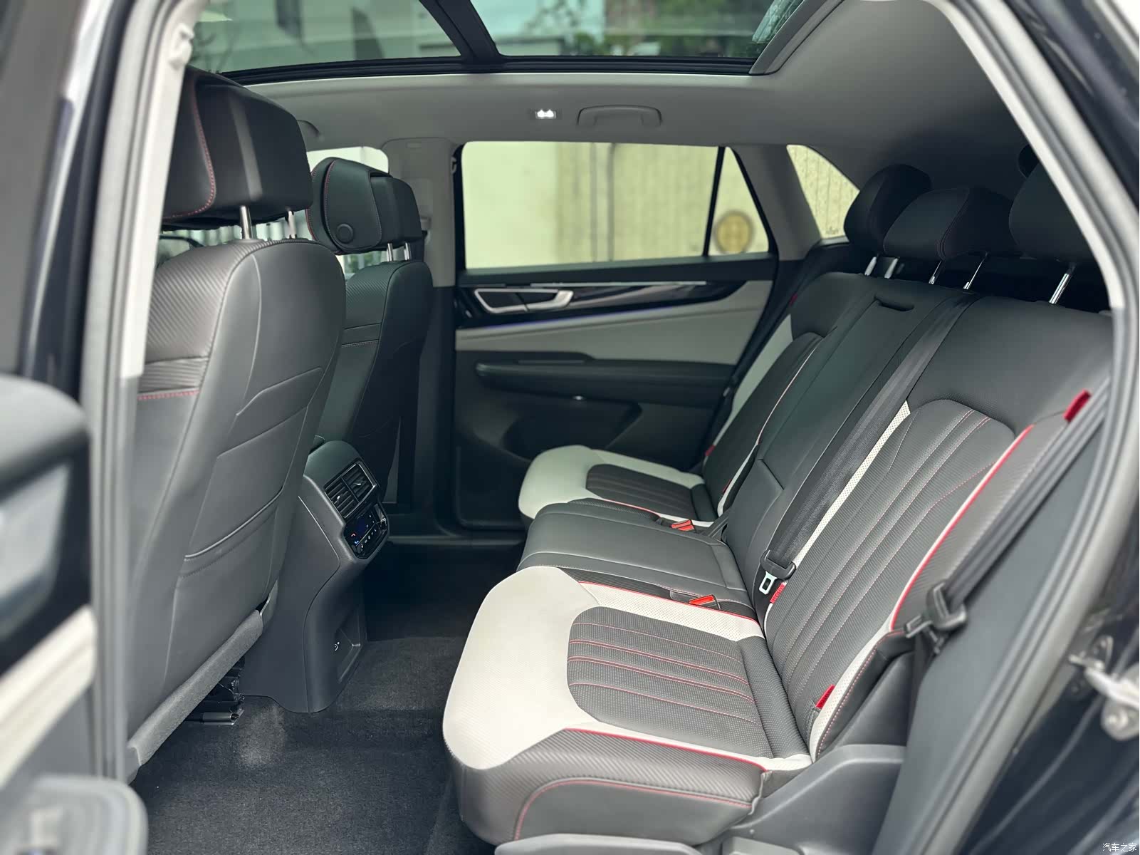Volkswagen Teramont X, 2024 13