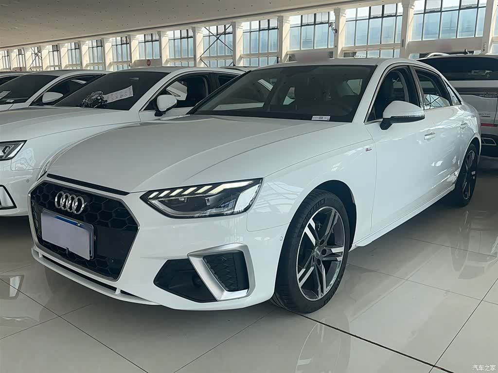 Audi A4L, 2022 1