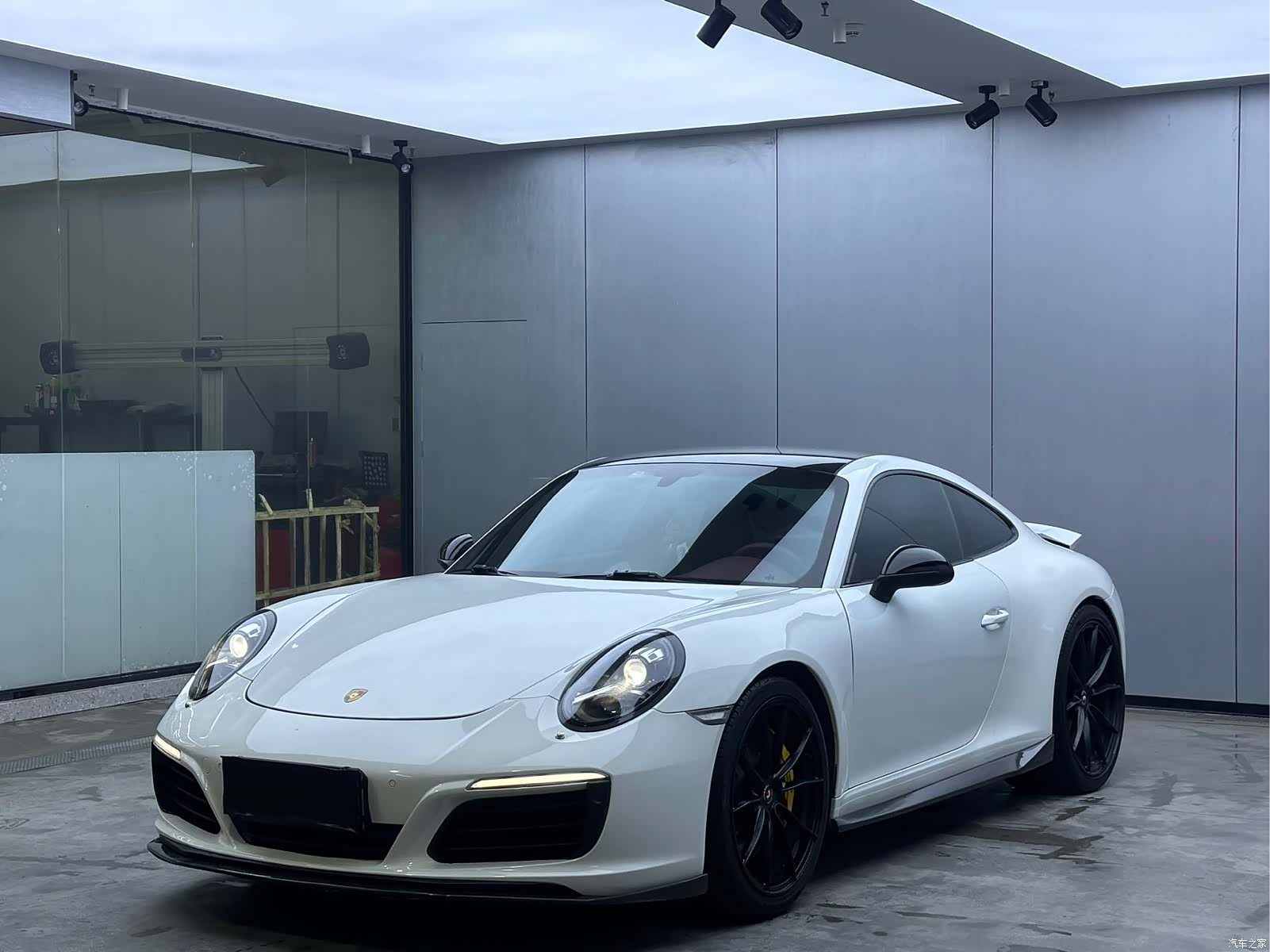 Porsche 911, 2017 1