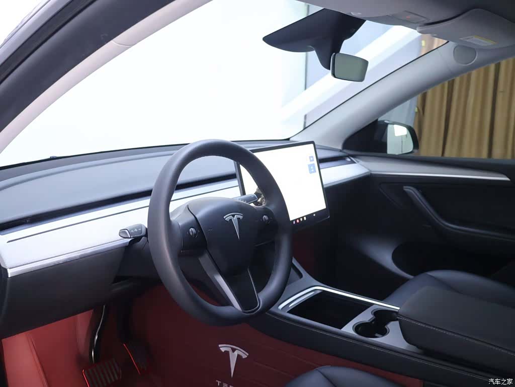 Tesla Model Y, 2024 10