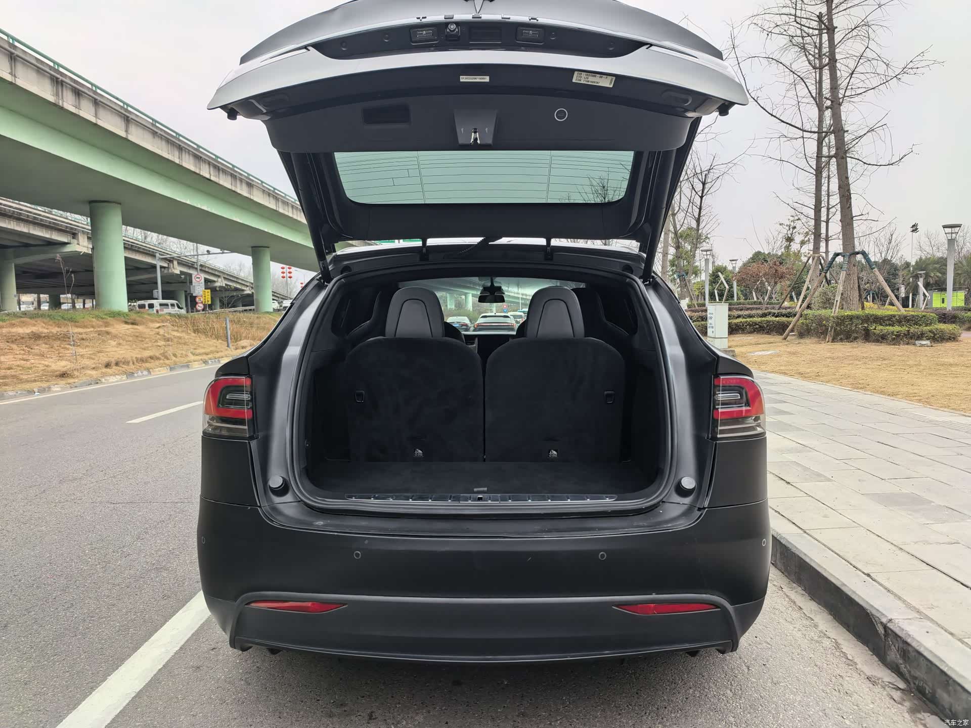 Tesla Model X, 2019 15