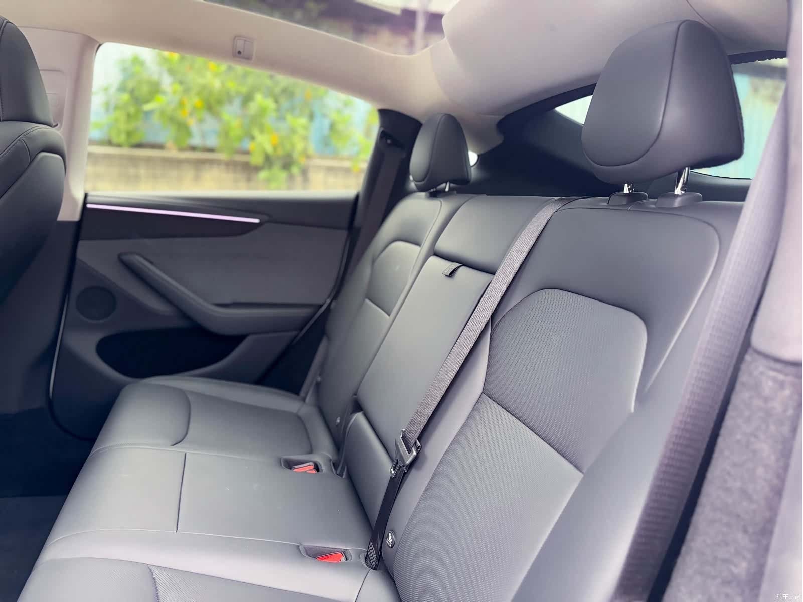 Tesla Model Y, 2025 12